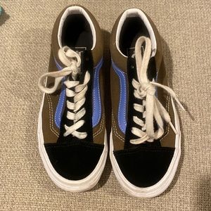 Vans low top women’s size 6.5 men’s size 5